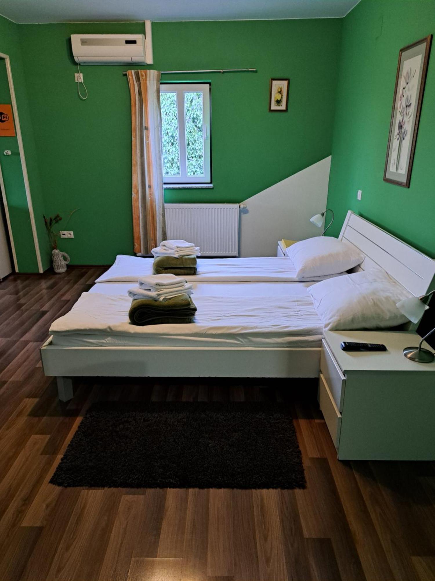 Rooms Modrusan Slunj Eksteriør bilde